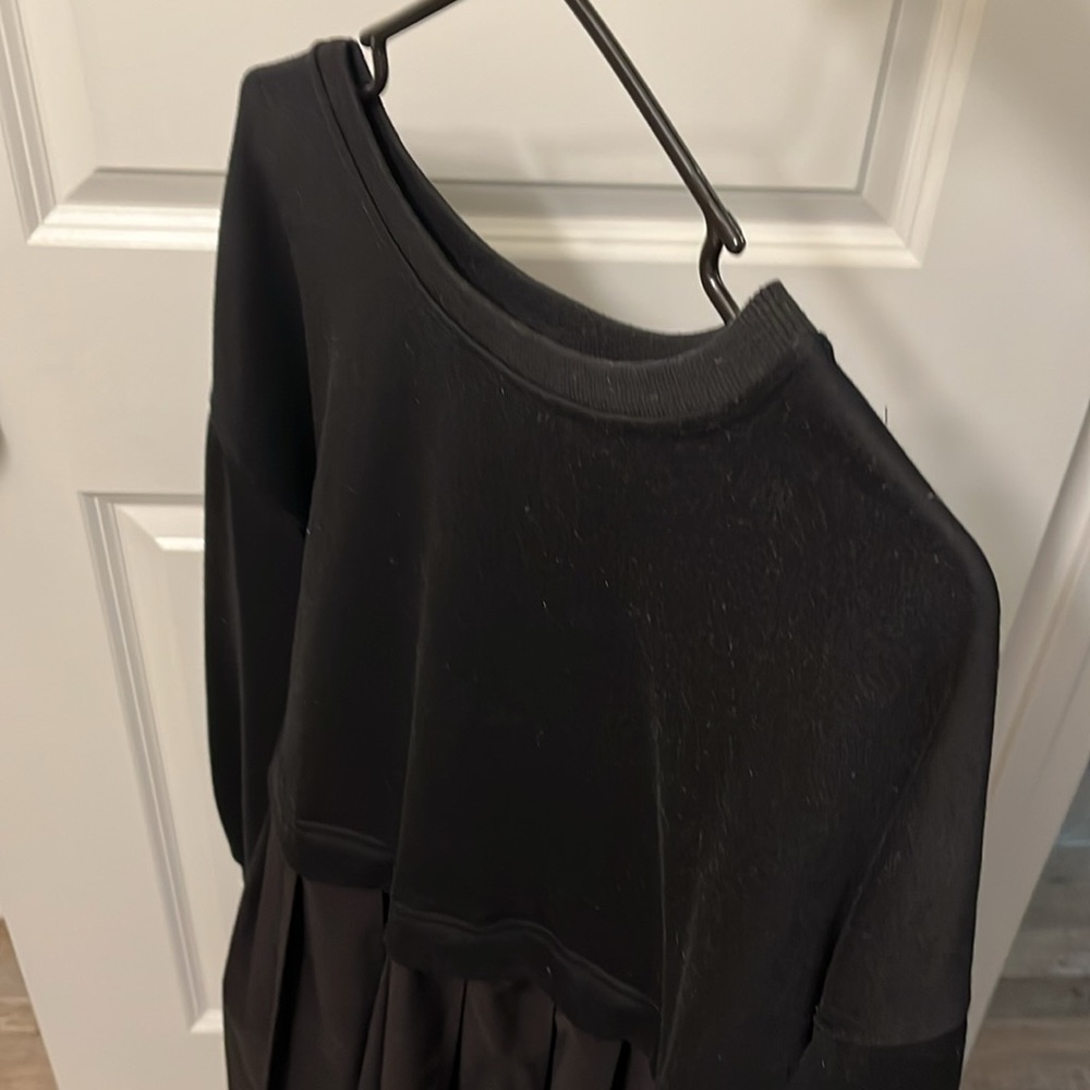 Stylish Black Pleated Dress - Picture 10 of 16